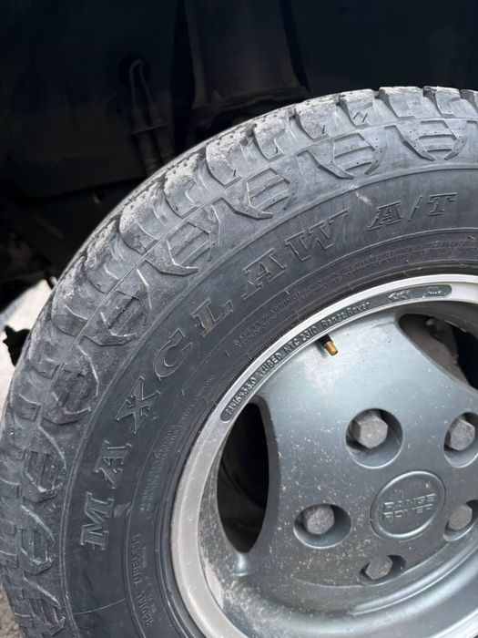 MAXCLAW A/T шины 235/70/R16 4 штуки.