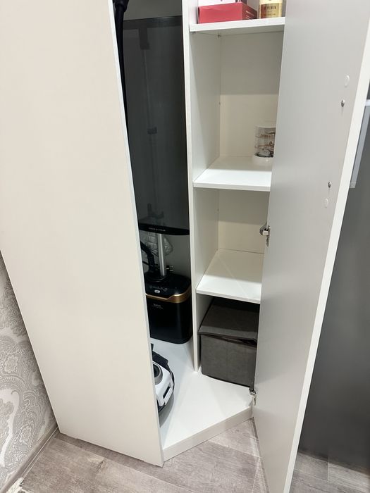 Продам шкаф угловой