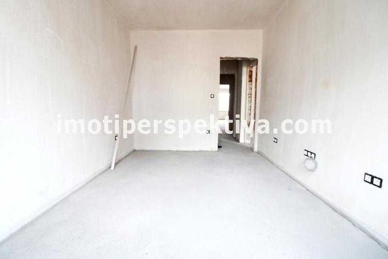 Продава се Тристаен апартамент в Пловдив, Христо Смирненски - 106 кв.м за 752 €/кв.м - Снимка #4