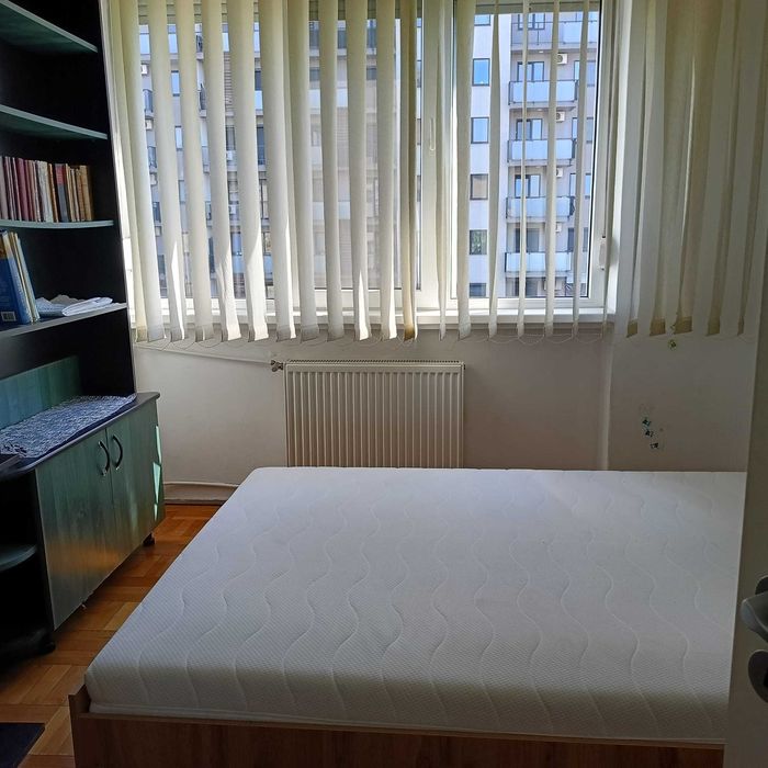 Apartament decomandat 3 camere central de închiriat