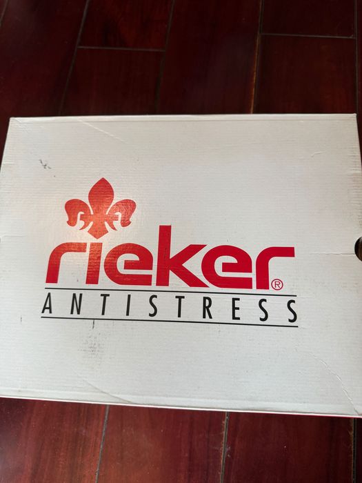 Ботинки Rieker естесвенна кожа с подплата. 38 размер.