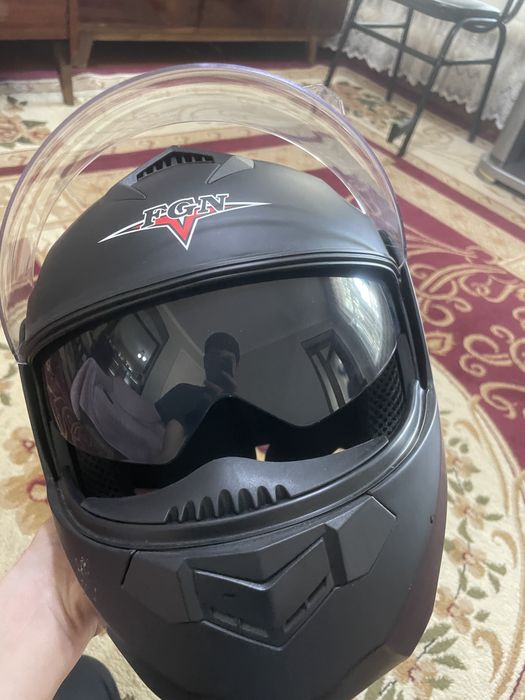 Каска на байкаот бренда FGN