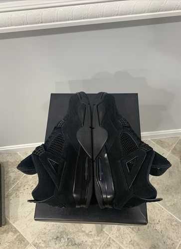 Sneakers Jordan4 Black Cat cu eticheta (nu Nike, Gucci, Adidas, Balenciaga)
