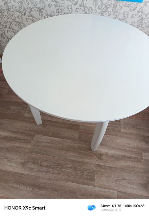 Продам обеденный стол