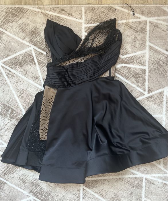 Чисто нова официална рокля шита по поръчка размер С