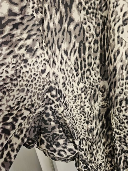 Шушлеково яке тип дъждобран с животински принт