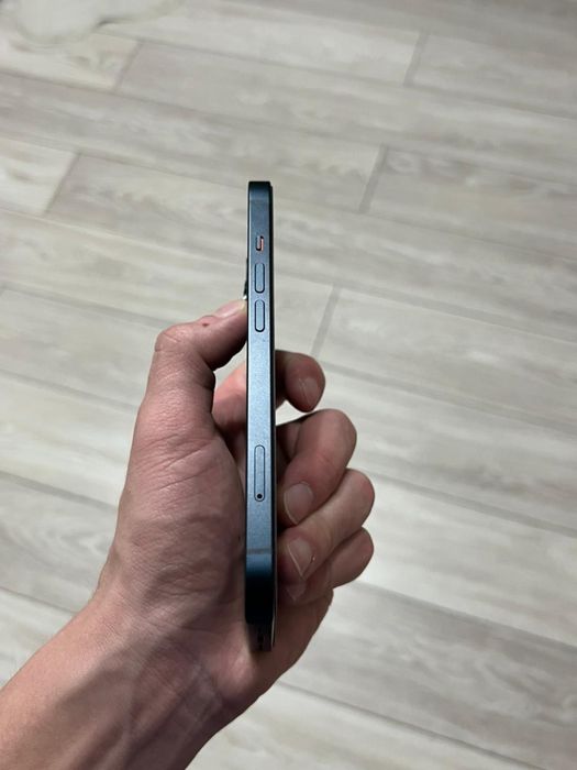 iPhone 13 | 128 GB | Почти новый