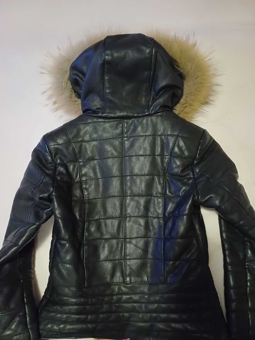 Яке от естествена кожа с пух