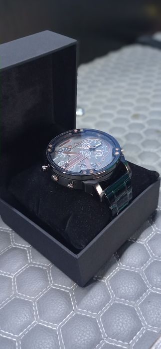 Продается Часы Disel 3 bar