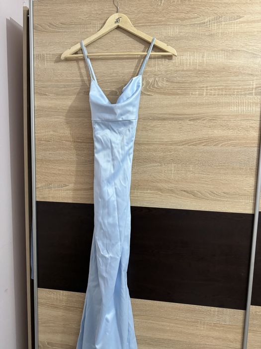 Официална рокля