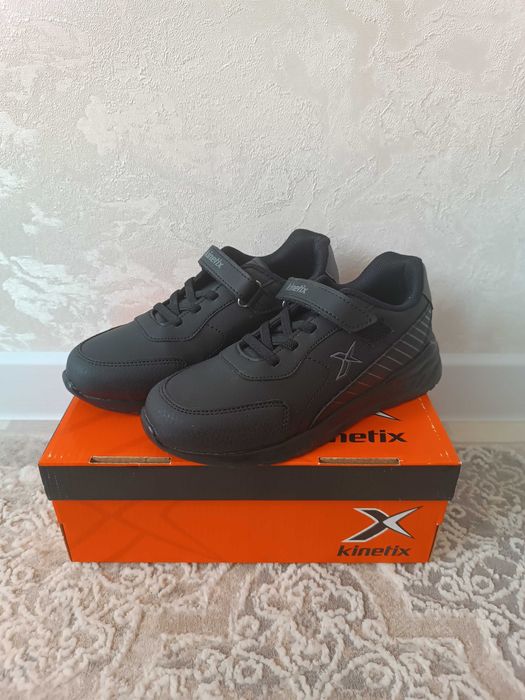 Кроссовки для мальчика новые