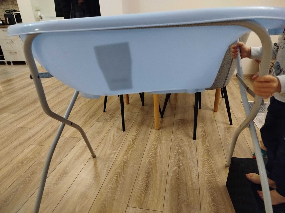 Бебешка вана със стойка, италиански