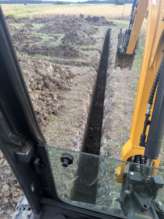 Inchiriez Miniexcavator