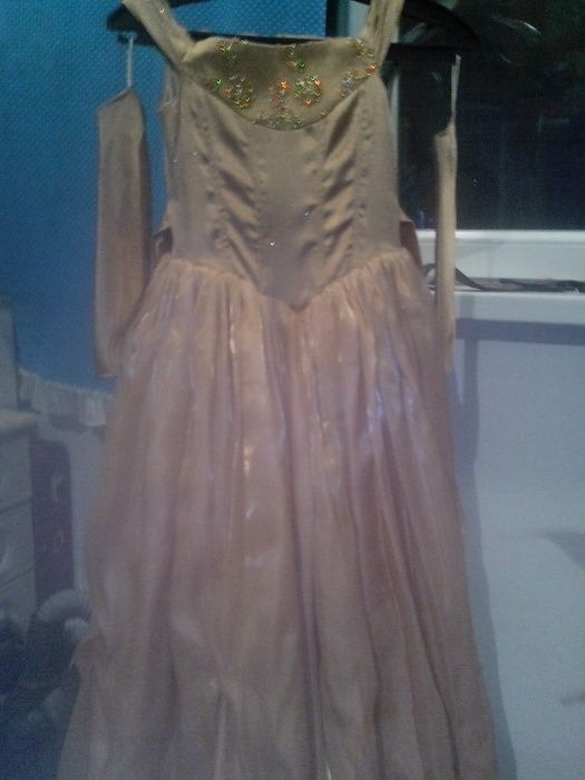 Продам платье для девочки 6-7-8л.