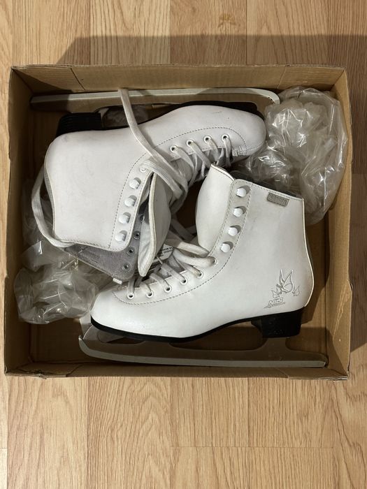 Patine de damă marimea 38