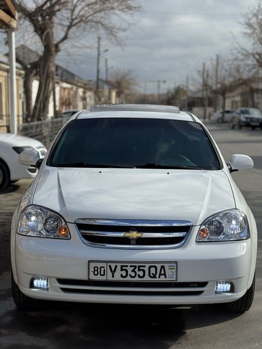 Chevrolet Lacетти 1.6 avtomat