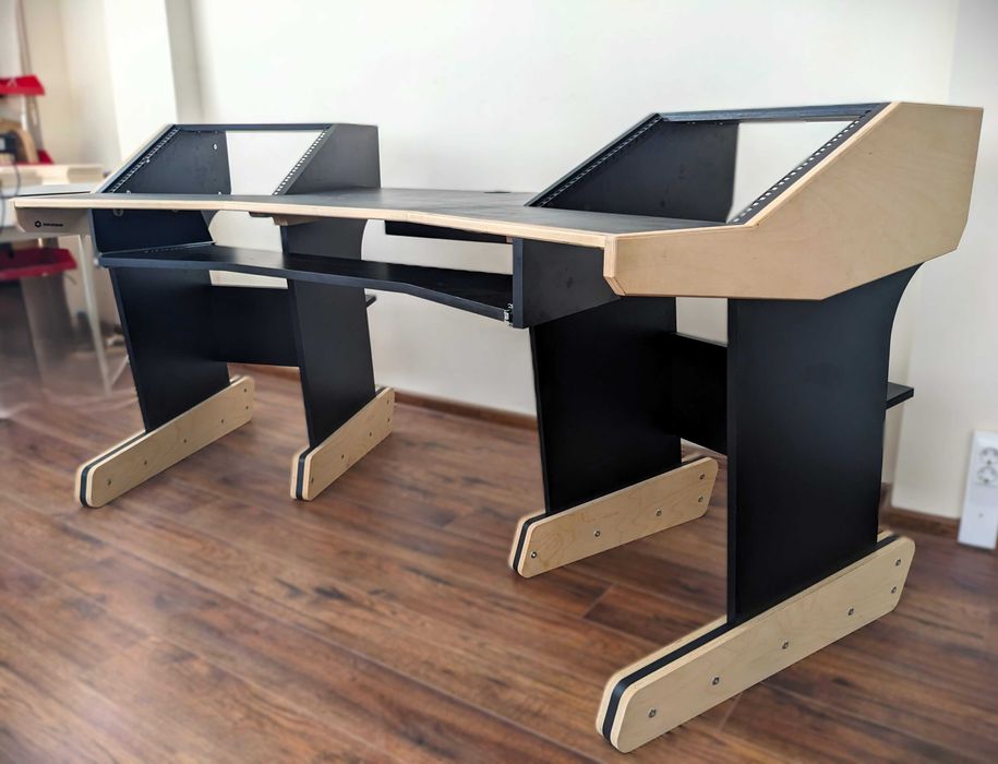 Студийно бюро/Mixing Desk