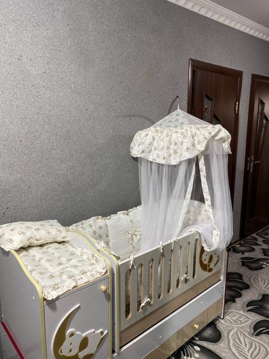 Детская кроватка
