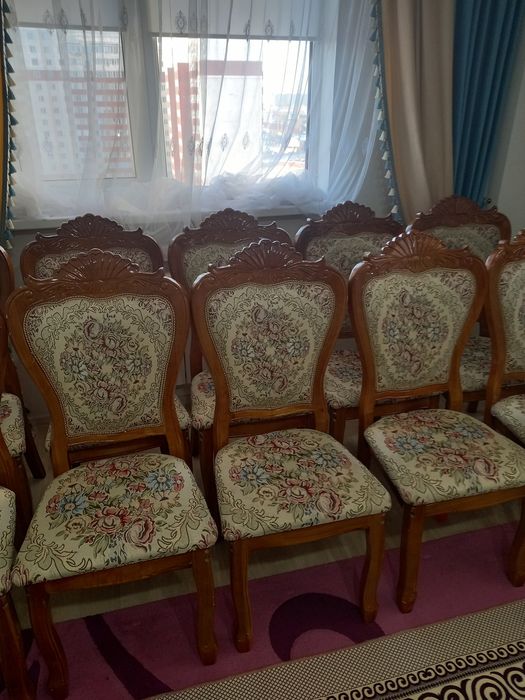 Срочно продам комплект стол и стулья