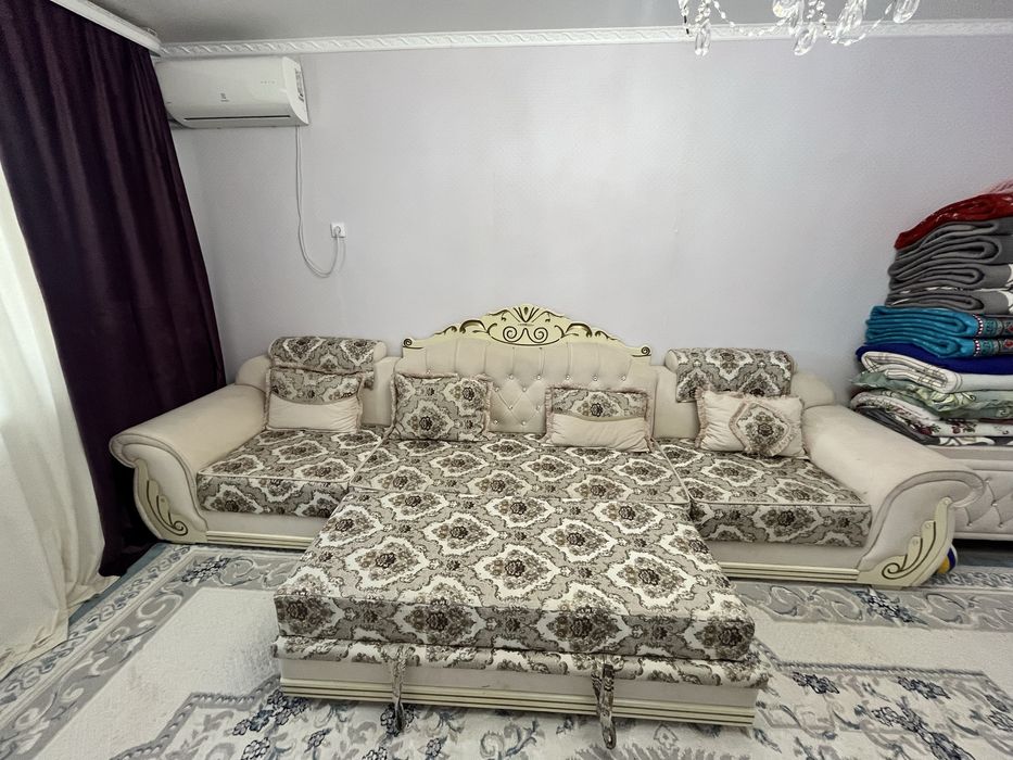 Продаётся королевский диван