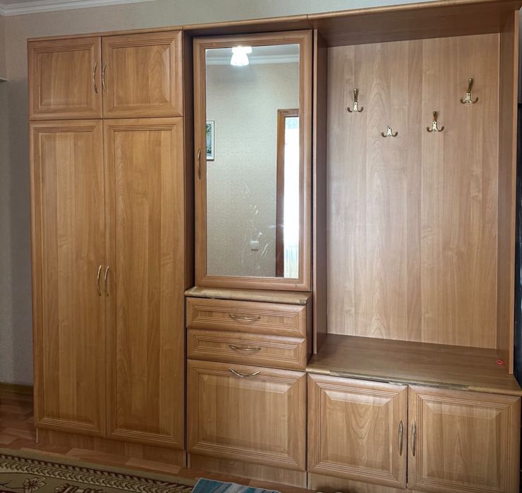 Продам прихожую б/у