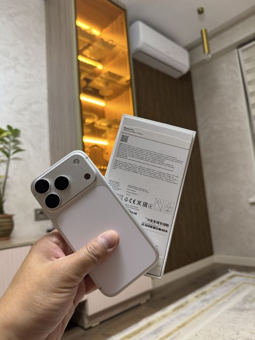IPhone 17 pro 256 GB White EAC