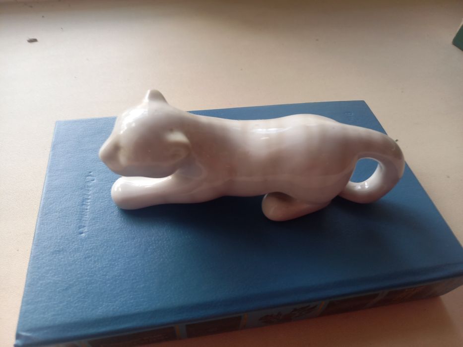 Фарфоровые статуэтки