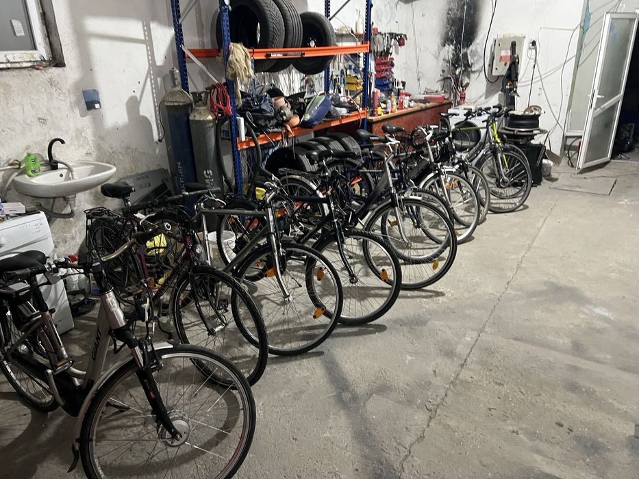 Vand diferite tipuri de biciclete