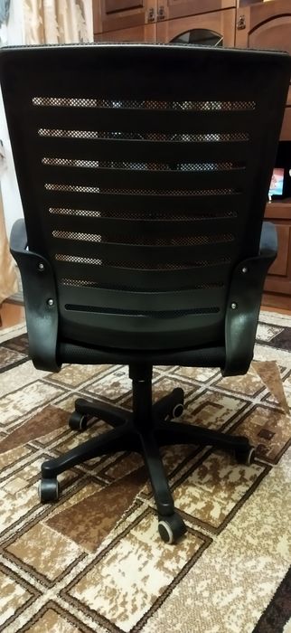 Продам офисное кресло.
