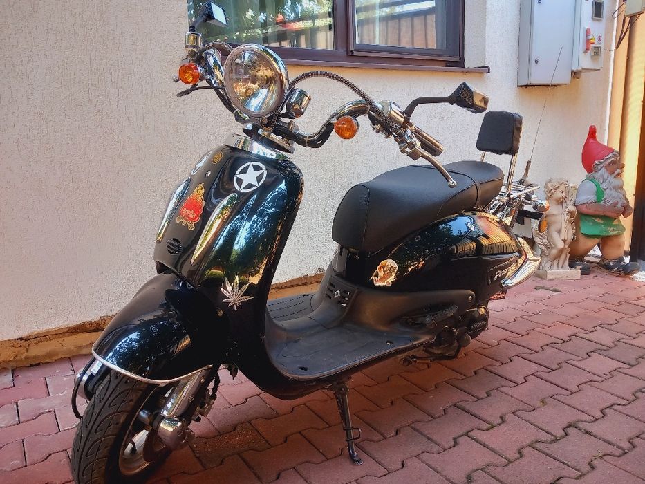 Vând scuter retro motor de 50, APRILIA , CU ACTE