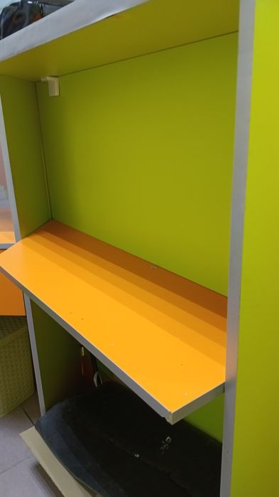 Продам стойку администратора и перегородки