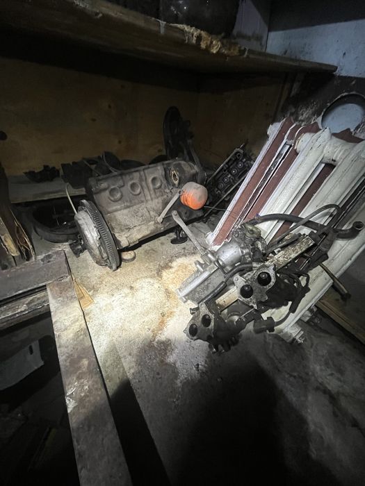 Разобранный двигатель 8 клоп ВАЗ