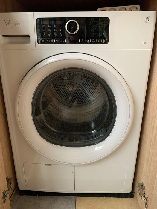 Сушилня за дрехи Whirlpool 6th sense 8 kg