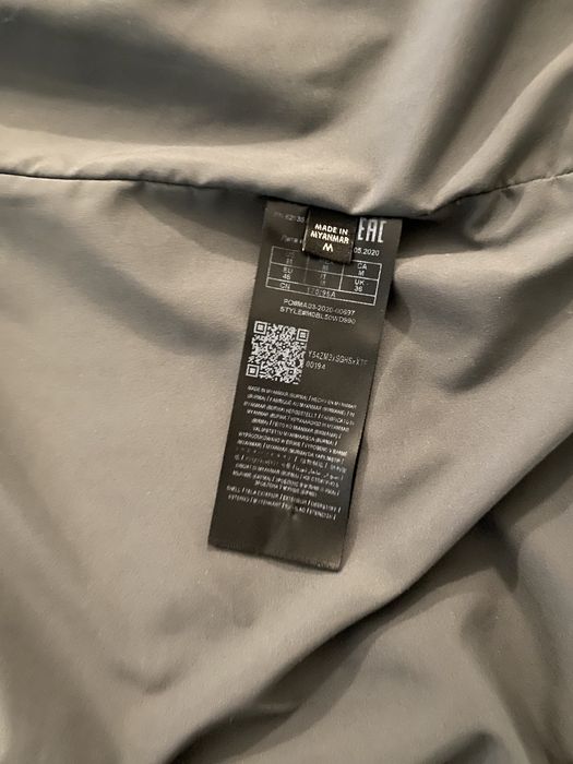 Geaca Guess din puf barbateasca