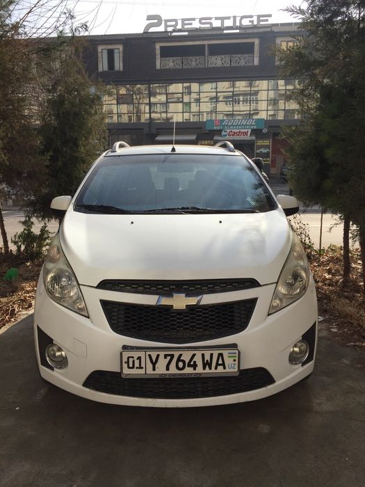 Автомобиль Spark 2012