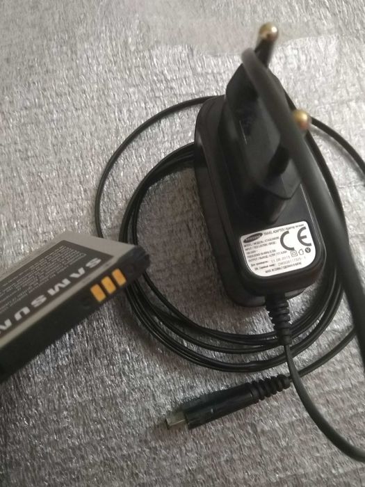 Продам Аккумулятор и зарядку Samsung