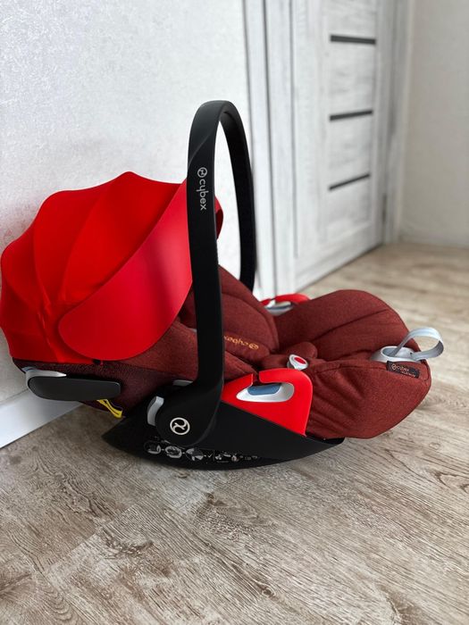Продается автолюлька Cybex Cloud Z i-Size