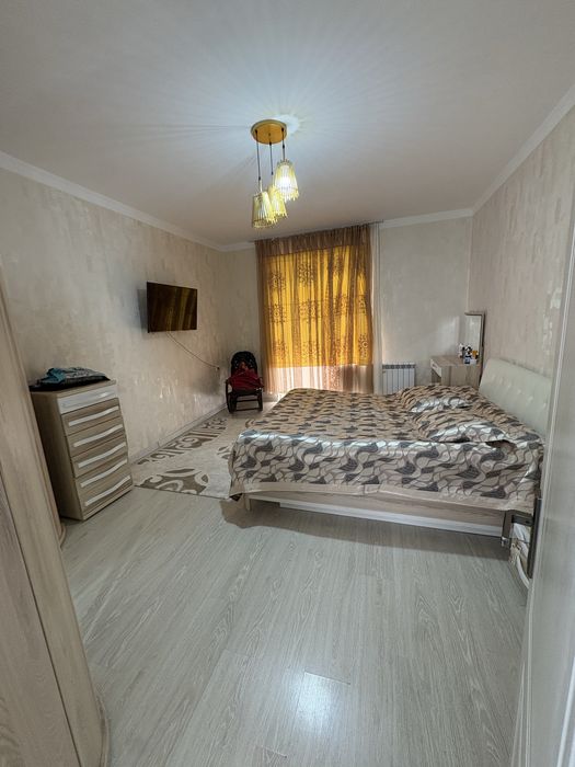 2 qavatli uy sotiladi