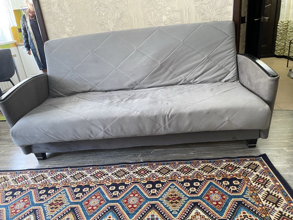 Продам диван 2метра