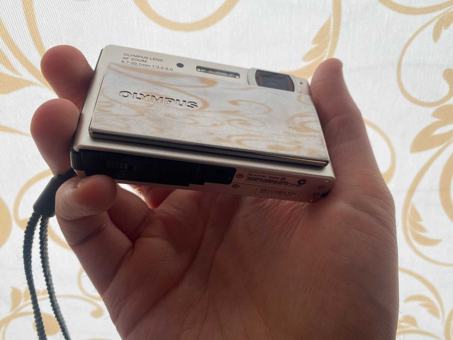 Продам камеру "мыльницу" Olympus 1040 (хор. сост.)