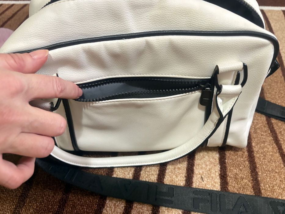 Бяла спортна чанта  Fila