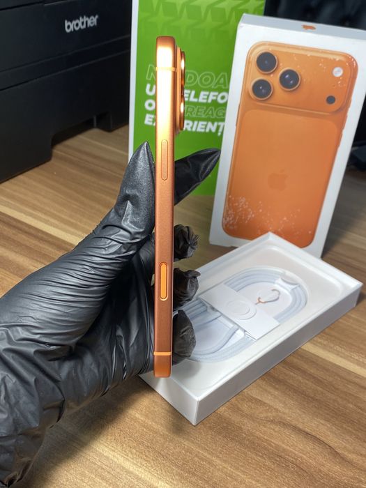 iPhone 17 Pro Max • 2 TB • Cosmic Orange