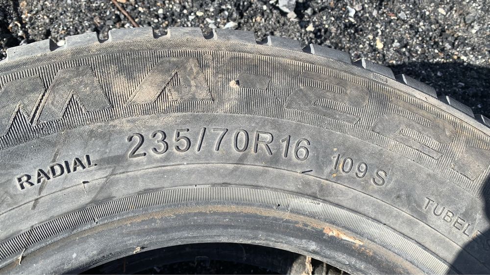 Продам покрышку 235.70.R16