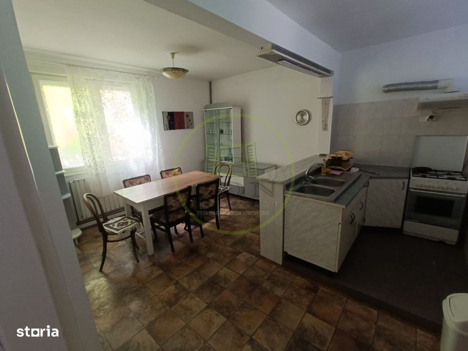 Casa vila de vanzare in Reghin, zona centrala.