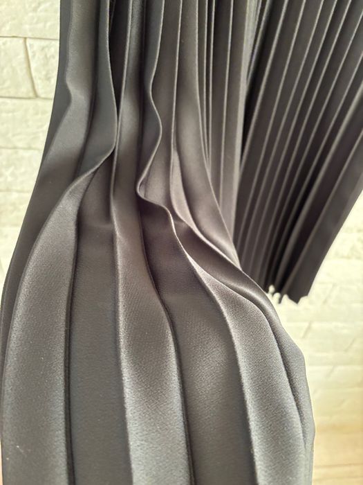 Красива черна пола солей ZARA