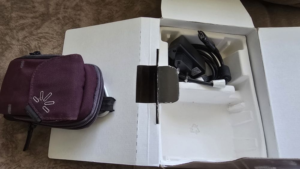 Фотоапарат Самсунг модел nv15  пълен комплект  и Никон L29