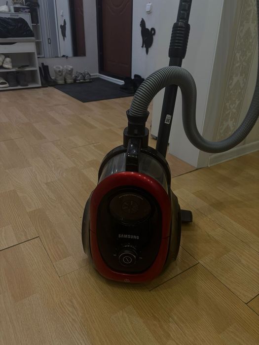 Продается пылесос samsung