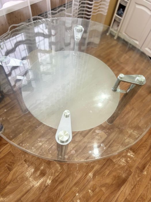 Стеклянный стол круглый