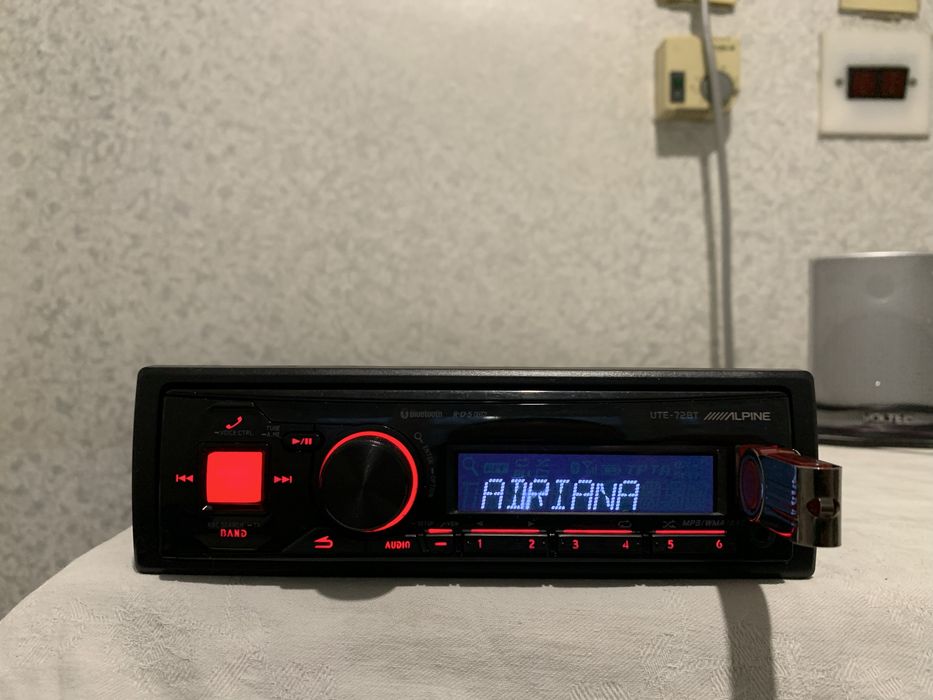 Авто радио Alpine Bluetooth