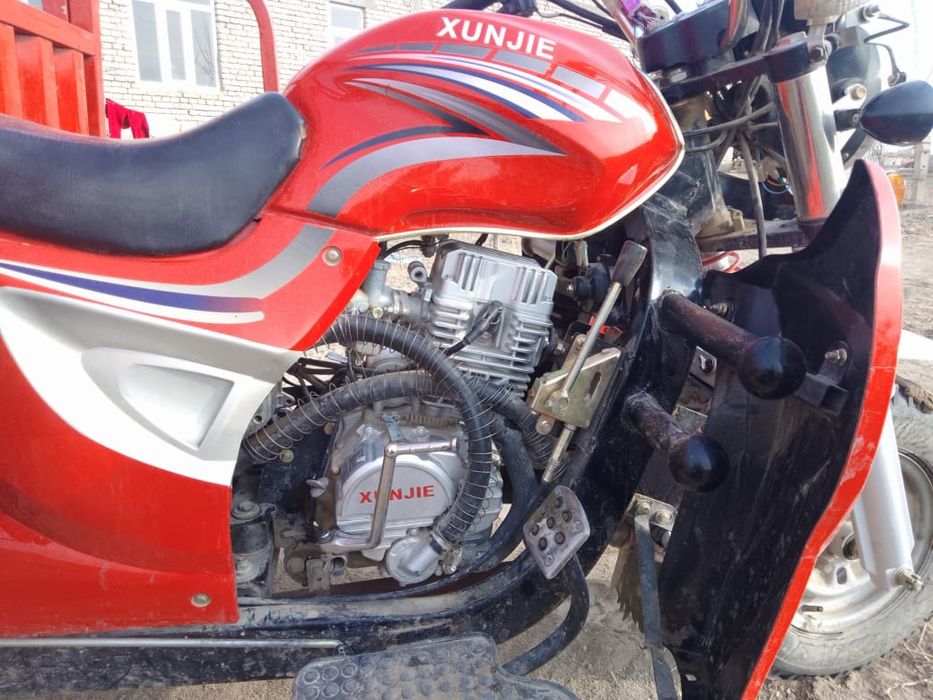 Muravey yangi kam yurigan